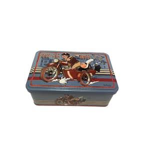 Boite en métal à gâteaux bretonne.