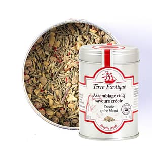 Assemblage d'épices appelé cinq saveurs créoles.